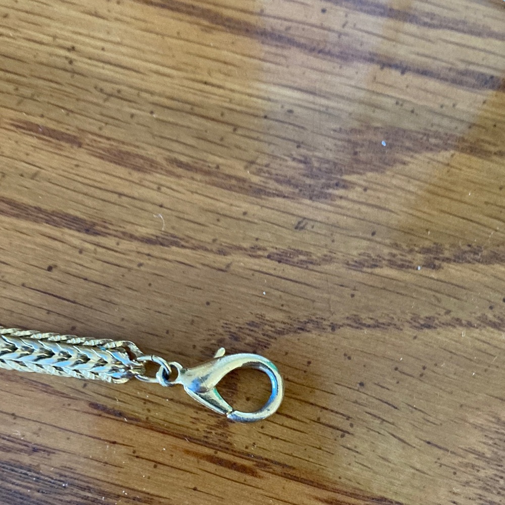 Chic Gold-Toned Women's Bracelet - Picture 3 of 4